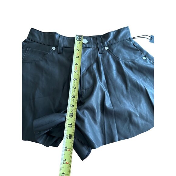 Blank NYC Womens Black Faux Leather Flare Shorts In Stunner Move Size 25 - Picture 8 of 9
